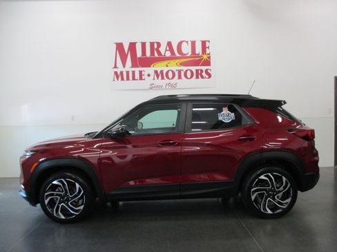 Used 2024 Chevrolet TrailBlazer RS w/ Convenience Package image 2