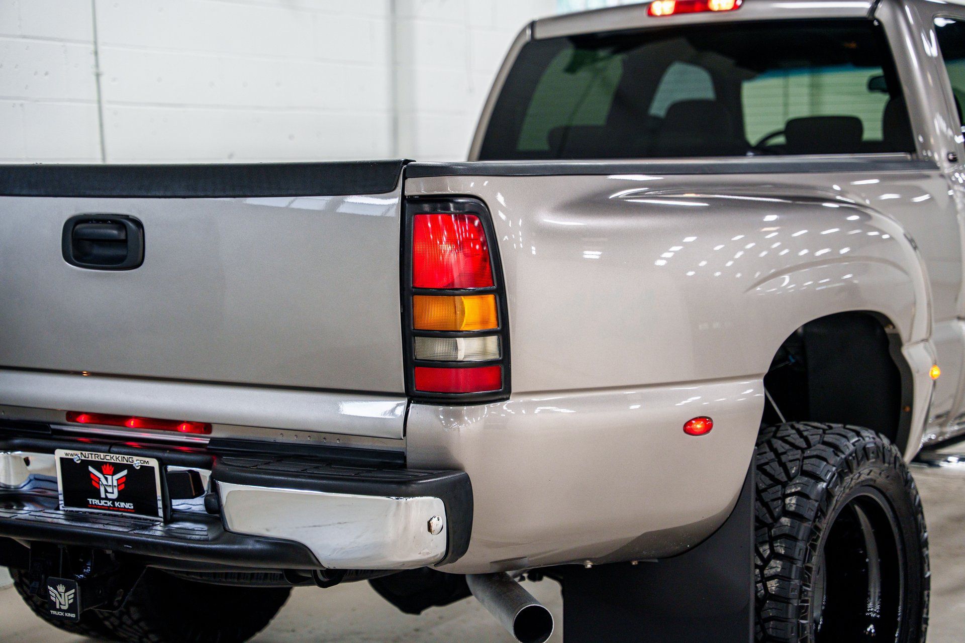 Used 2007 GMC Sierra 3500 SLT w/ Heavy-Duty Power Package AWD/4WD image 22
