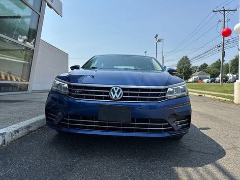 Used 2016 Volkswagen Passat 1.8T R-Line w/ R-Line Lighting Package FWD image 4