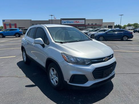 Used 2021 Chevrolet Trax LS w/ Tint and Cruise Package FWD image 1