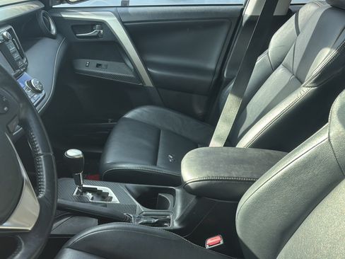 Used 2013 Toyota RAV4 Limited AWD/4WD image 2
