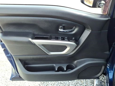 Used 2017 Nissan Titan SV AWD/4WD image 21