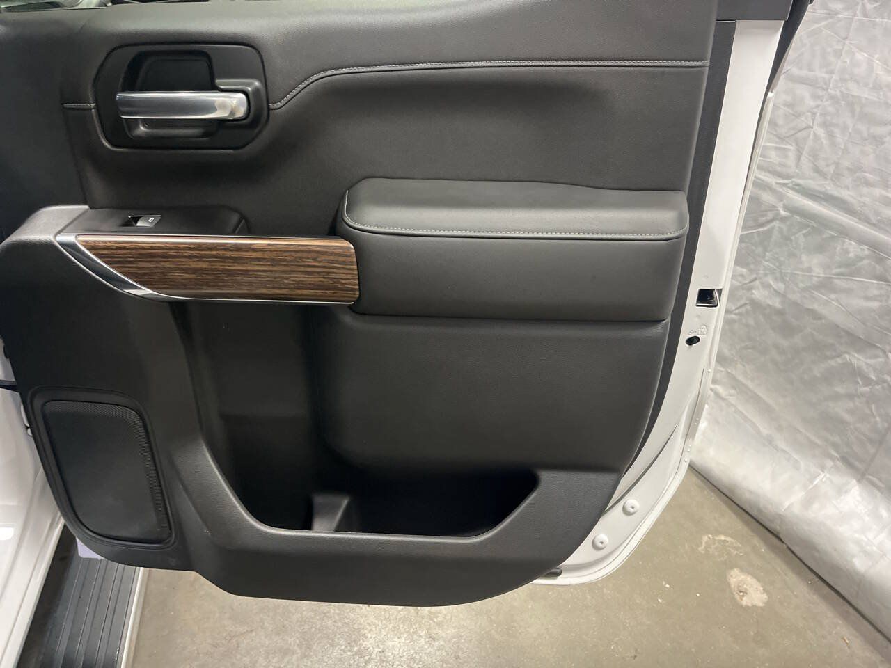 Used 2019 Chevrolet Silverado 1500 High Country w/ Technology Package AWD/4WD image 30