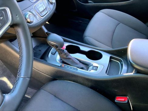 Used 2024 Chevrolet Malibu RS FWD image 16