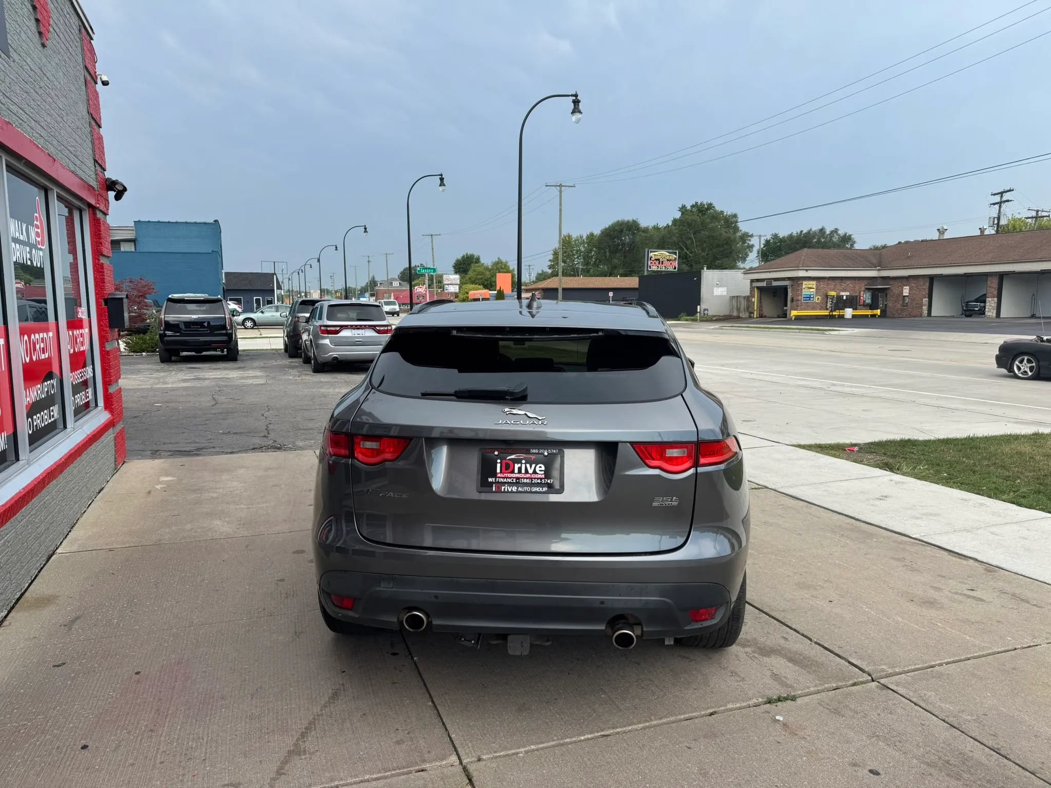 Used 2017 Jaguar F-PACE R-Sport AWD/4WD image 4