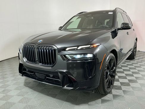 Certified 2025 BMW X7 xDrive40i w/ M Sport Package AWD/4WD image 2