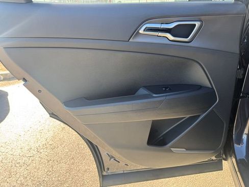 New 2026 Kia Sportage LX image 9