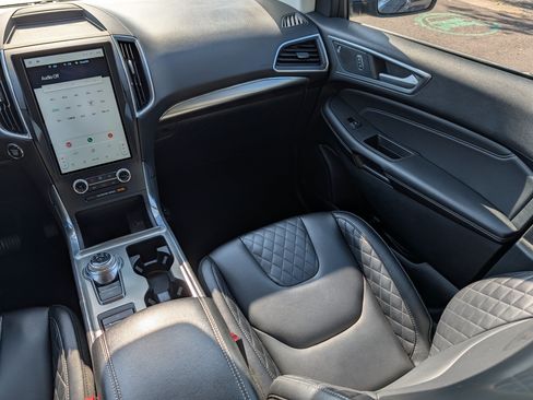 Used 2024 Ford Edge Titanium AWD/4WD image 11