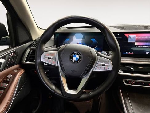Used 2023 BMW X7 xDrive40i w/ Parking Assistance Package AWD/4WD image 12
