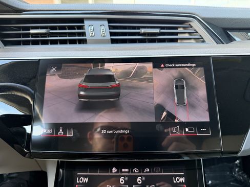 Used 2024 Audi Q8 e-tron Premium Plus w/ Premium Plus Package AWD/4WD image 21