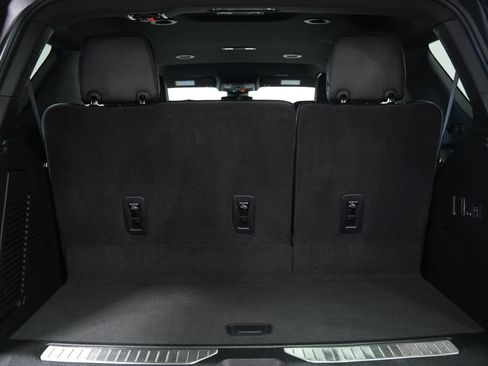 Used 2025 GMC Yukon Denali AWD/4WD image 15