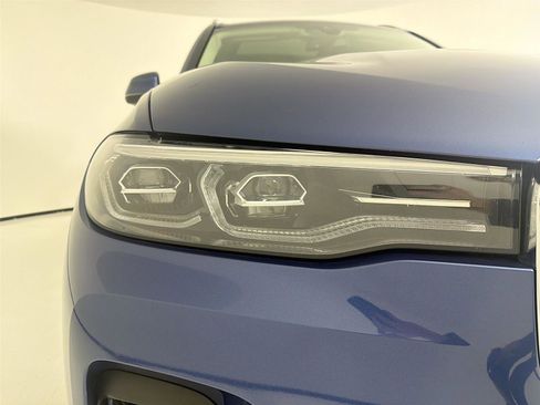 Used 2021 BMW X7 xDrive40i w/ Premium Package image 32