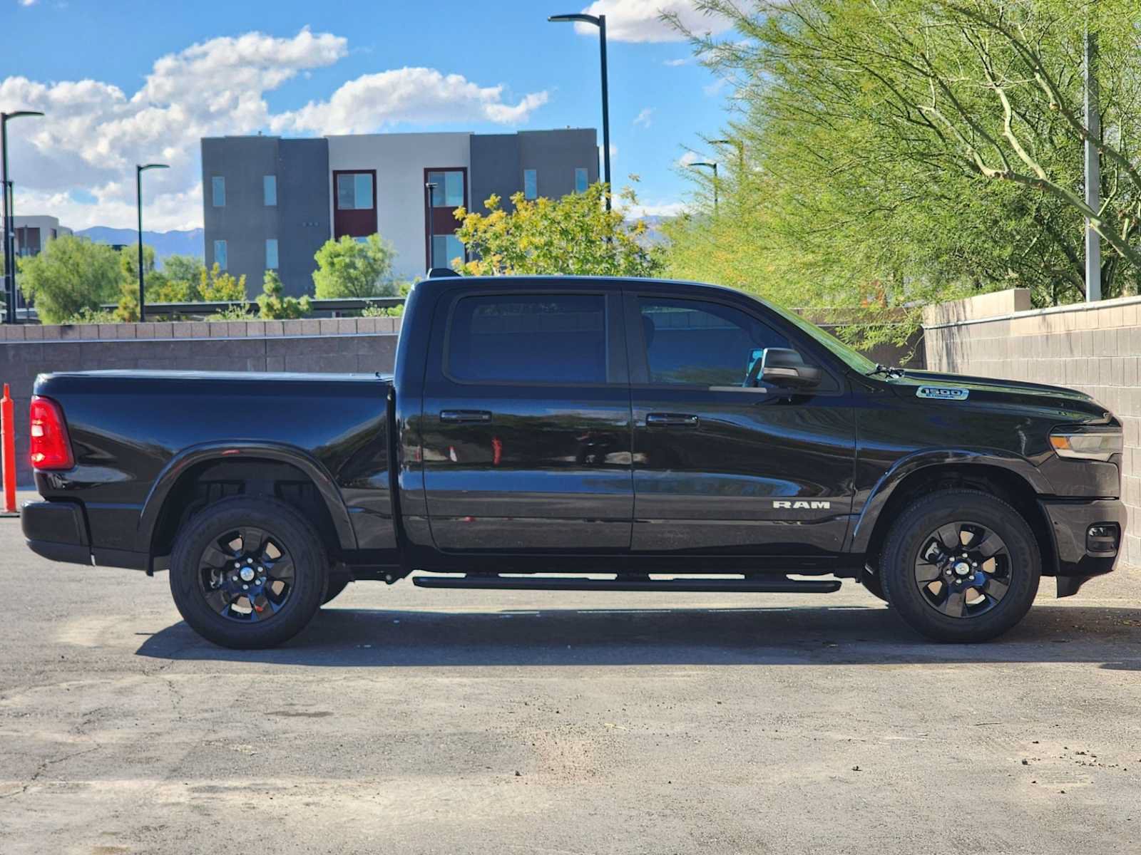 Used 2025 RAM 1500 Big Horn AWD/4WD image 9