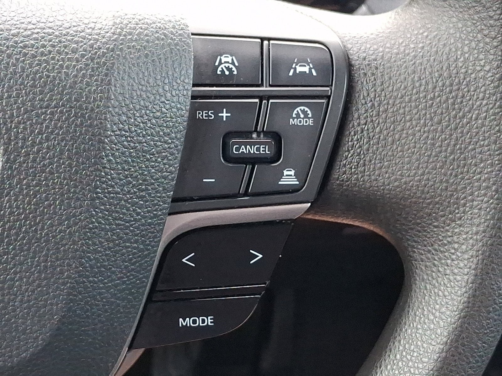Used 2025 Toyota Camry LE FWD image 21