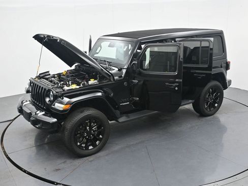 Used 2021 Jeep Wrangler Unlimited Sahara AWD/4WD image 35