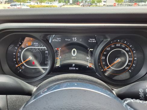 Used 2025 Jeep Wrangler Unlimited Sahara AWD/4WD image 31