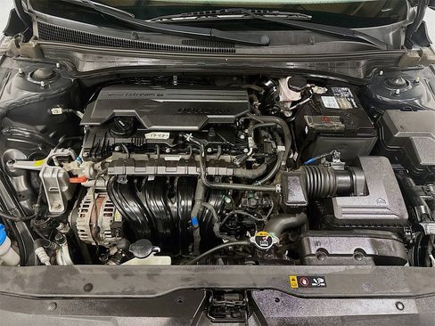 Used 2022 Hyundai Elantra SEL image 32