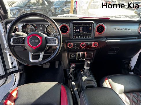 Used 2021 Jeep Wrangler Unlimited Sahara w/ Uconnect 4C Nav & Sound Group image 14