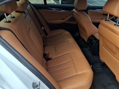 Used 2023 BMW 530i 530i w/ Premium Package image 13