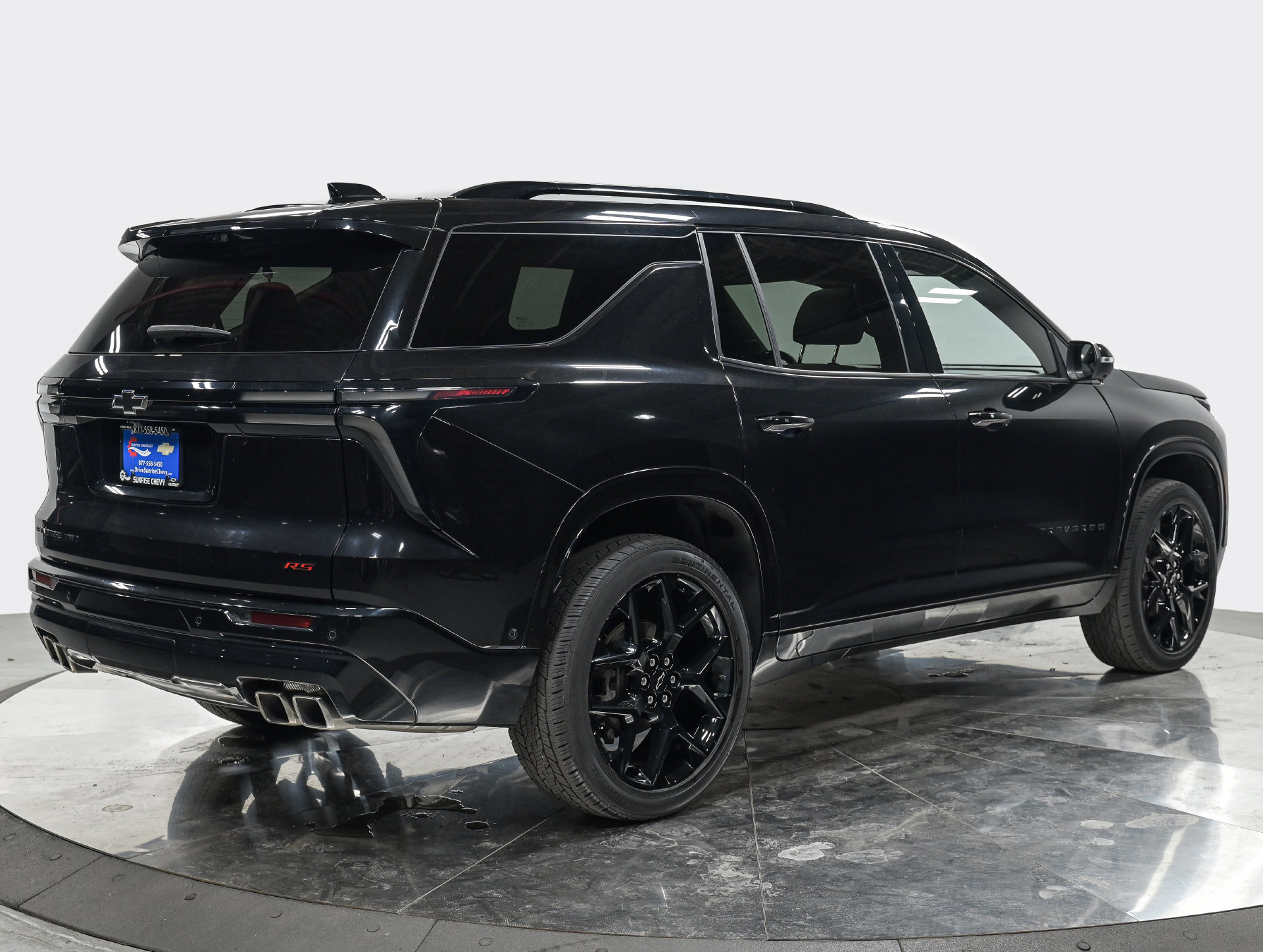 Used 2024 Chevrolet Traverse RS w/ LPO, Floor Liner Package AWD/4WD image 7