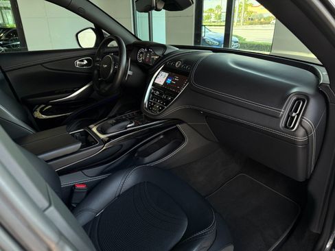 Used 2022 Aston Martin DBX image 30