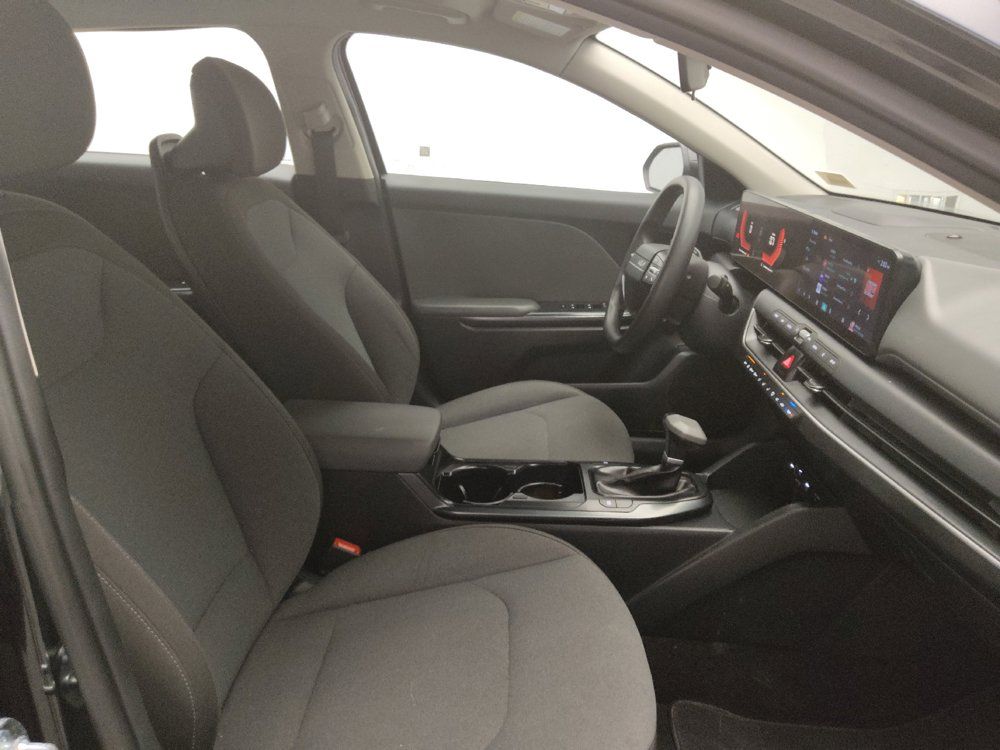 Used 2025 Kia K4 FWD image 21