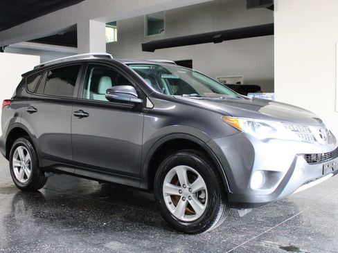 Used 2014 Toyota RAV4 XLE FWD image 1