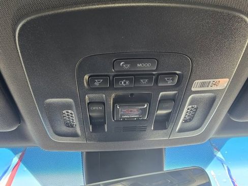 Used 2020 Toyota Avalon Limited image 23