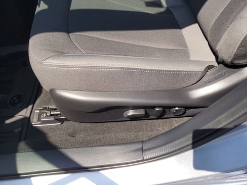 Used 2026 Subaru Crosstrek 2.0i Premium image 15