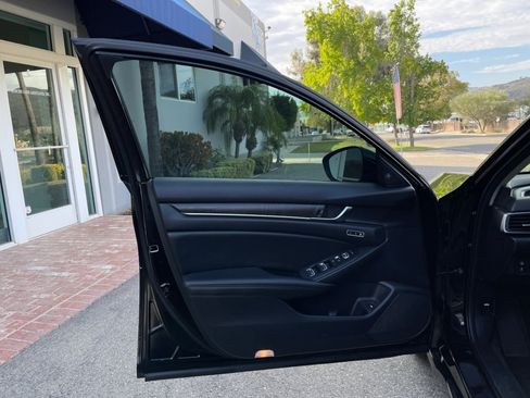 Used 2019 Honda Accord EX-L image 17