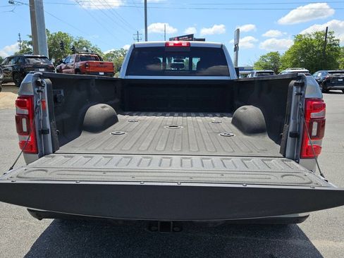 Used 2024 RAM 3500 Tradesman w/ Chrome Appearance Group AWD/4WD image 12