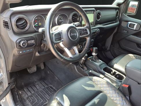 Used 2022 Jeep Wrangler Unlimited Sahara AWD/4WD image 13
