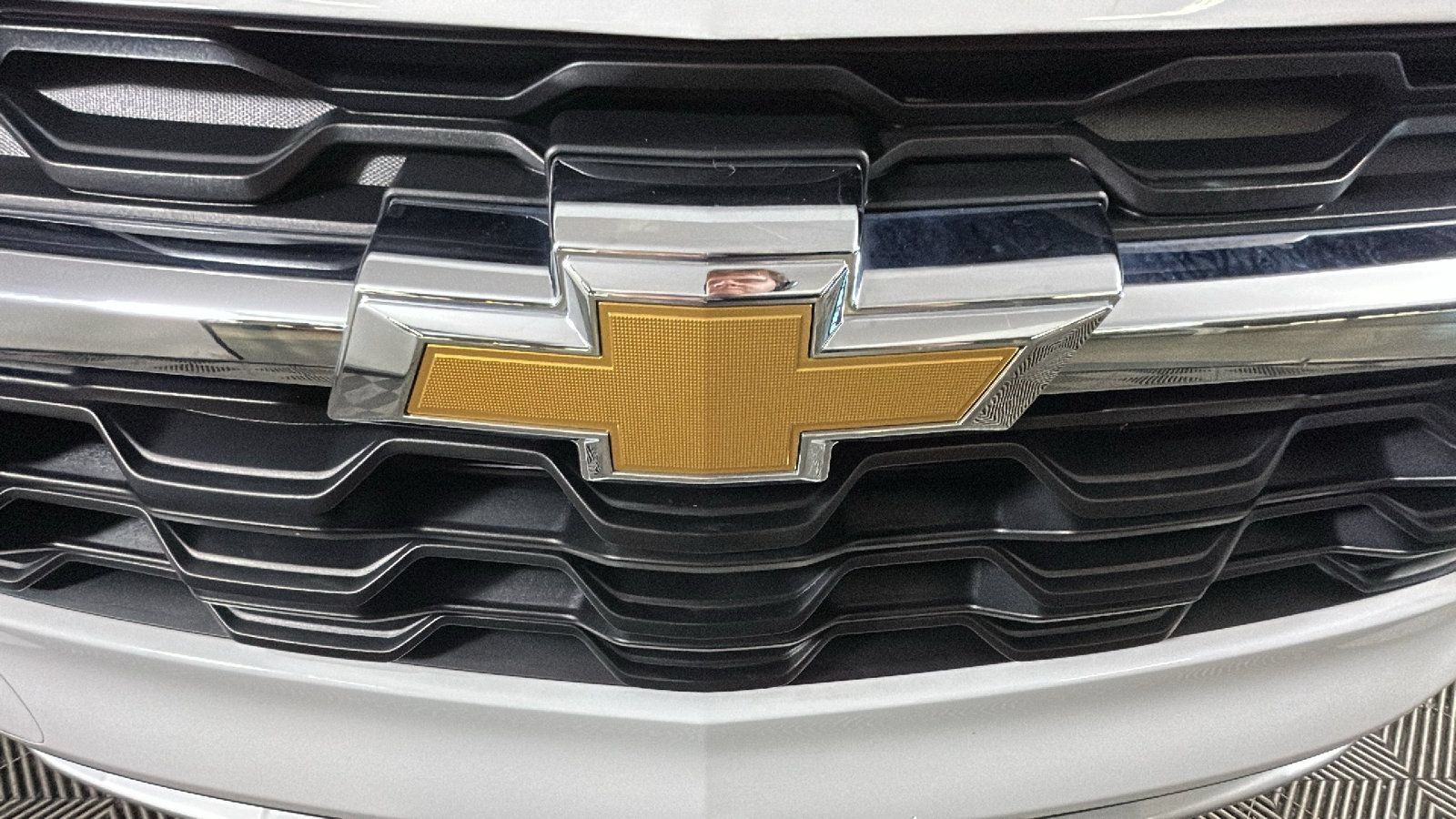 Used 2024 Chevrolet Trax LT w/ LT Convenience Package FWD image 9