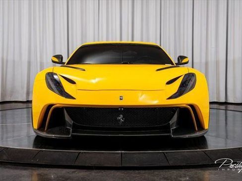 Used 2018 Ferrari 812 Superfast RWD image 7