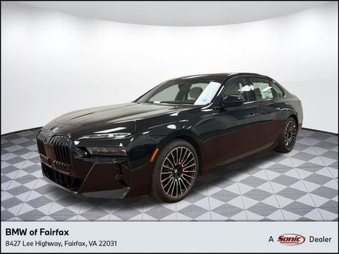 Used 2026 BMW i7 eDrive50 w/ Executive Package image 1