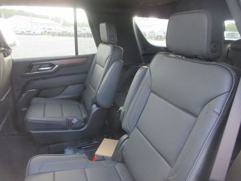 New 2026 GMC Yukon Denali w/ Denali Reserve Package AWD/4WD image 12