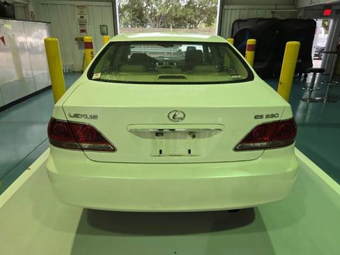 Used 2005 Lexus ES 330 FWD image 3