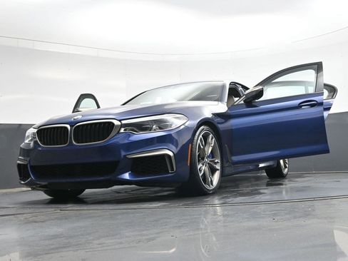 Used 2020 BMW M550i xDrive w/ Premium Package AWD/4WD image 39