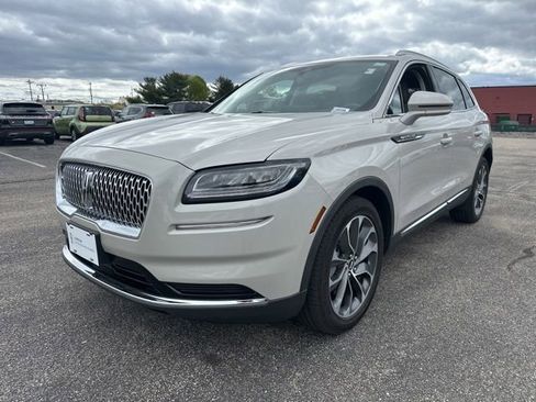 Used 2023 Lincoln Nautilus Reserve AWD/4WD image 3