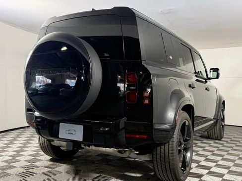 Used 2024 Land Rover Defender 110 X-Dynamic SE image 10