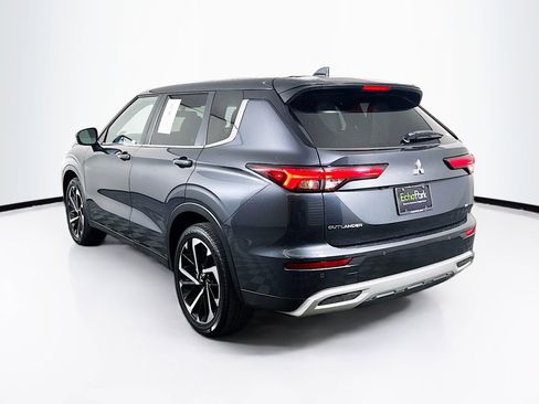 Used 2024 Mitsubishi Outlander SE image 5