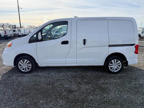 Used 2018 Nissan NV200 SV w/ Back Door Glass Package image 6