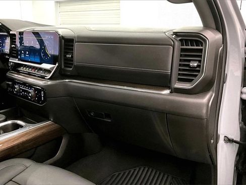 Used 2024 Chevrolet Silverado 1500 RST w/ Convenience Package II image 17