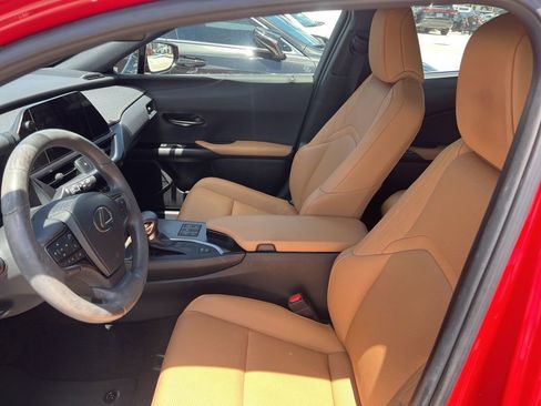 Used 2024 Lexus UX 250h FWD w/ Premium Package image 5