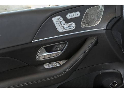 Certified 2025 Mercedes-Benz GLS 450 4MATIC image 9