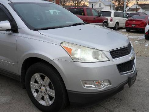Used 2011 Chevrolet Traverse LT w/ Personal Connectivity Package image 18