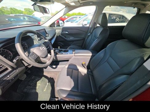 Used 2025 Nissan Rogue SV w/ SV Premium Package FWD image 4