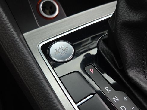 Used 2014 Volkswagen Passat 1.8T SE image 30