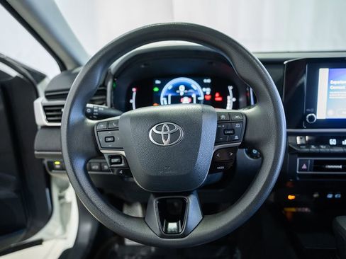 Used 2025 Toyota Camry LE FWD image 28