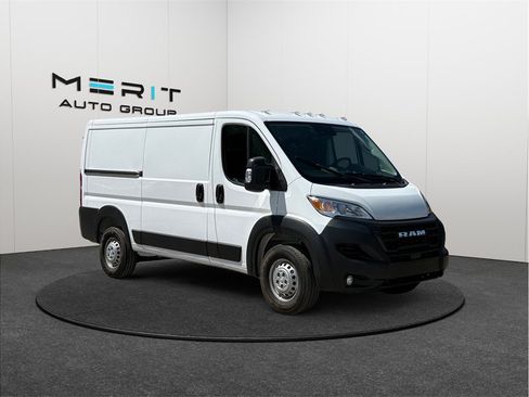 Used 2024 RAM ProMaster 2500 w/ Convenience Group FWD image 1